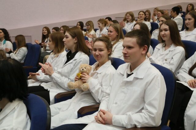 Ученики школы №5 из Рыбинска успешно завершили обучение по программе в медицинских классах