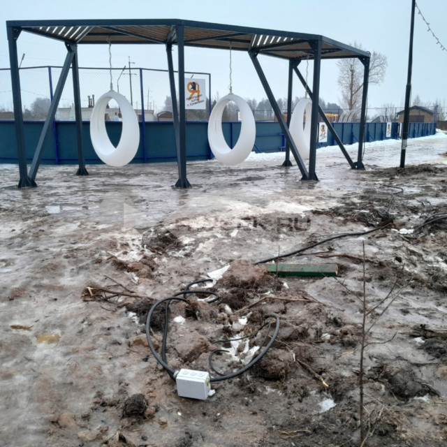 Новый каток в Каменниках крупным планом