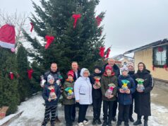 Семью Румянцевых наградили за новогоднее украшение своего дома