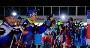 Налобные фонарики, скорость и драйв: в Демино прошла ночная гонка