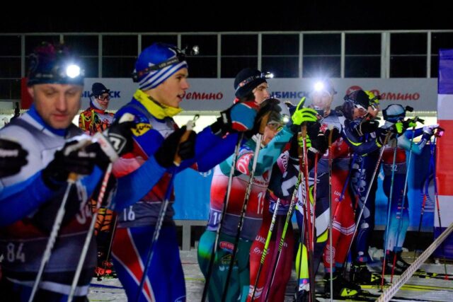 Налобные фонарики, скорость и драйв: в Демино прошла ночная гонка