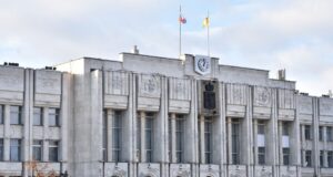 Михаил Евраев подписал указ о выплатах к 80-й годовщине Победы