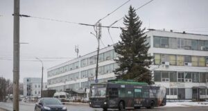 Светофор на перекрестке проспекта Генерала Батова с улицей Полиграфской установят летом