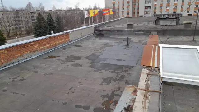 У спортивного комплекса «Металлист» в Волжском отремонтируют кровлю