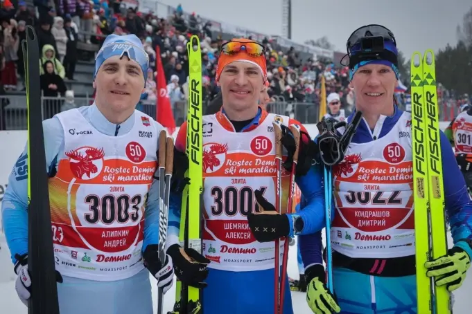 Алексей Шемякин и Светлана Заборская стали лидерами гонки Деминского лыжного марафона