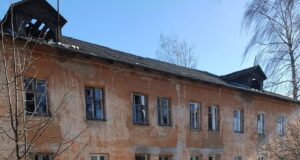В Тихменево люди вынуждены жить в аварийных домах