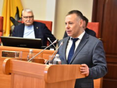 Михаил Евраев представил депутатам отчёт о деятельности Правительства региона