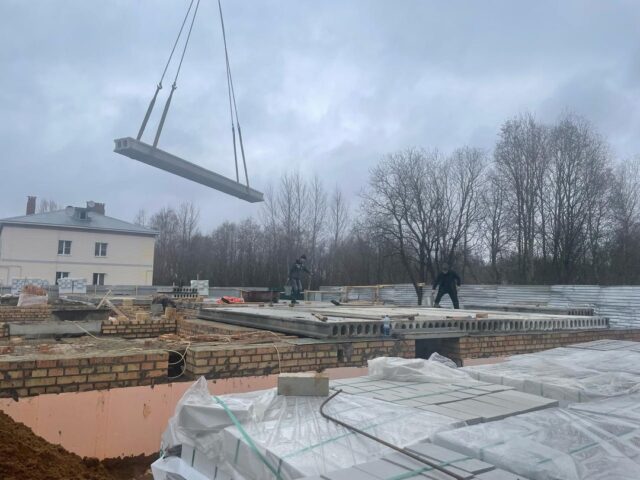 Жители поселка Каменники получат новое жилье