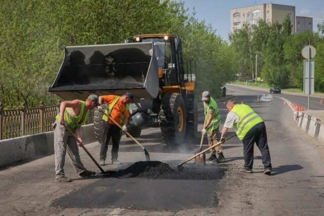 В Рыбинске приступили к ямочному ремонту дорог