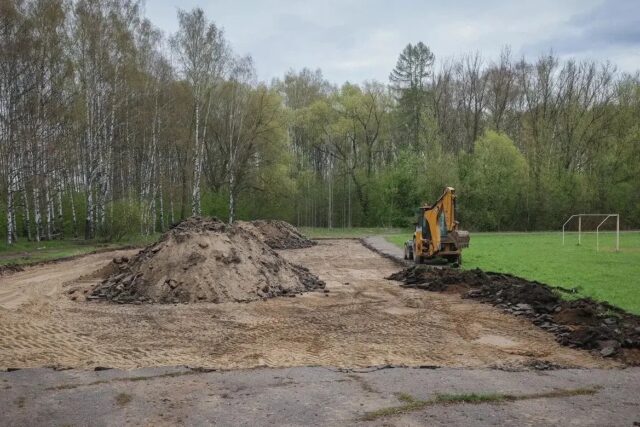 На Слипе строят современную спортивную площадку