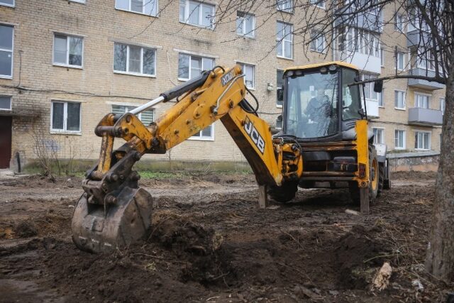 В Рыбинске начались работы по благоустройству дворовых территорий