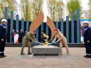 80 Вечных огней одновременно зажглись сегодня в рамках Всероссийской акции «Храним огонь Победы»