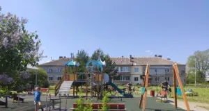 В Ярославской области проверили безопасность детских площадок