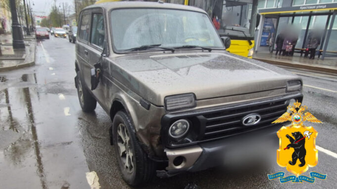 19-летний водитель, сбивший женщину на Крестовой улице, задержан