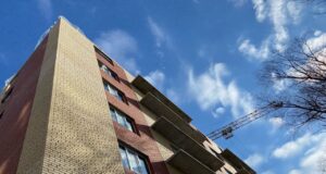 Михаил Евраев подписал постановление о выделении 86 миллионов рублей на жилищные сертификаты для детей-сирот