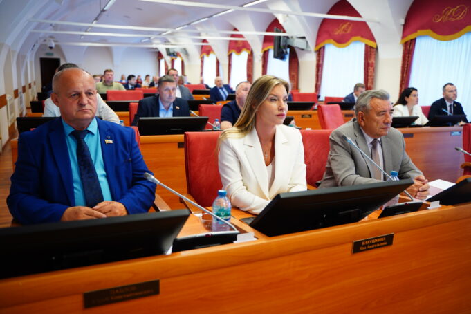 Создание образовательных комплексов обсудили депутаты Ярославской областной Думы