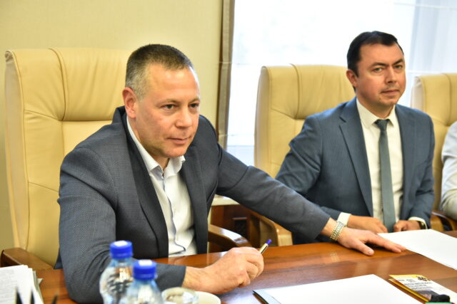 Михаил Евраев встретился с руководителями профсоюзных организаций региона