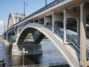 По рыбинскому мосту пустят грузовики для проверки прочности