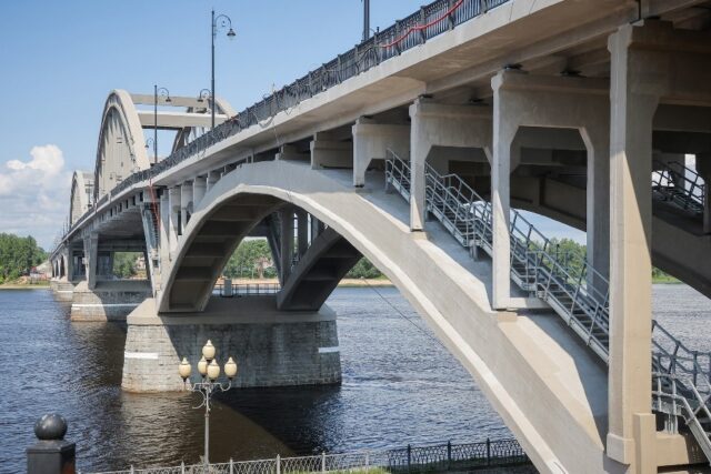 По рыбинскому мосту пустят грузовики для проверки прочности