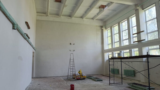 В Ермаковской школе продолжается капитальный ремонт