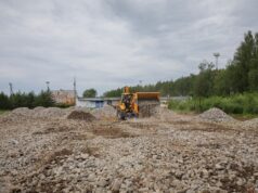 В Рыбинске восстанавливают хоккейный корт на стадионе «Металлист»