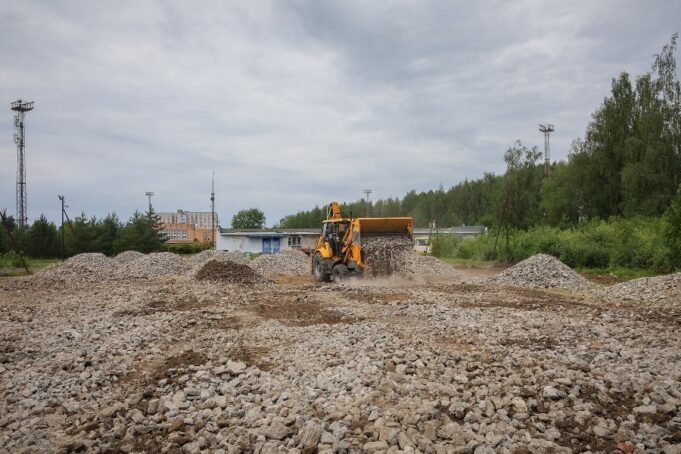 В Рыбинске восстанавливают хоккейный корт на стадионе «Металлист»