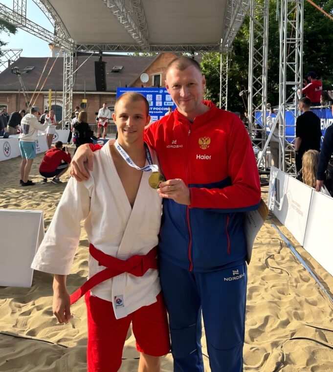 Спортсмен из Рыбинска стал чемпионом России по пляжному самбо