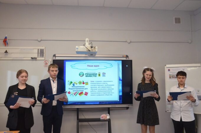 В Каменниковской школе обновили кабинет информатики по инициативе учеников