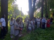 Участникам международного форума «Дерево в архитектуре» показали Бурлацкую больницу на левом берегу Волги