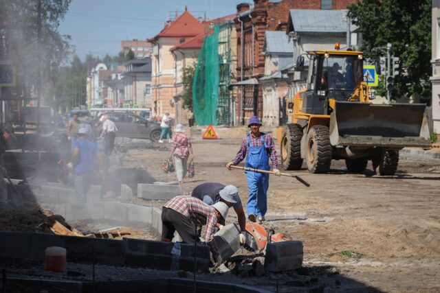 На улице Чкалова скоро появятся плиточные тротуары
