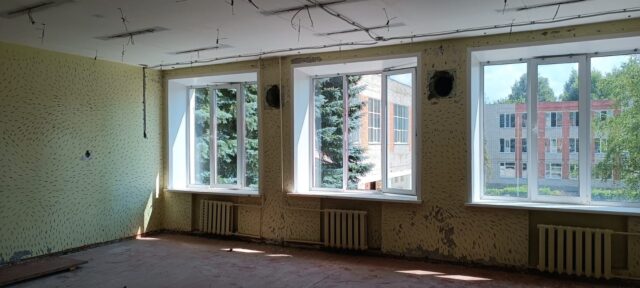 В Рыбинске в школе №17 ремонтные работы выполнены на половину