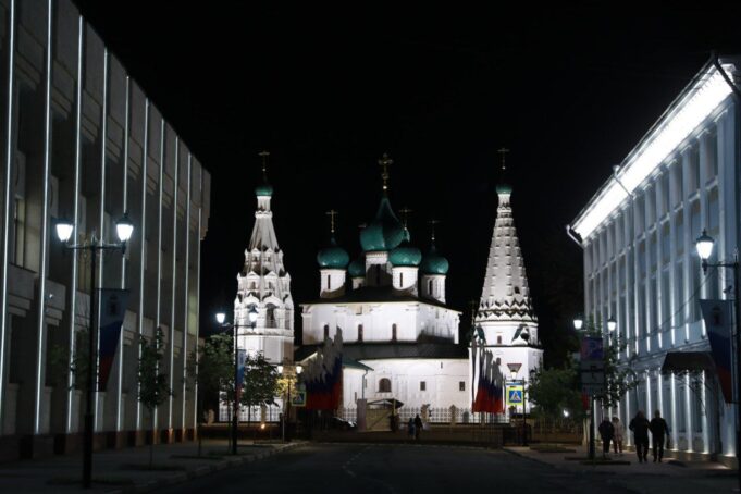 В рамках областной программы ремонта фасадов 14 зданий украсят подсветкой