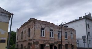 Трем десяткам домов-памятников в Ярославской области будут искать новых хозяев