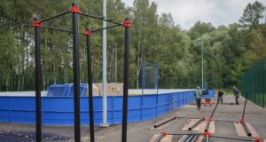 На Слипе завершается монтаж «умной» спортивной площадки
