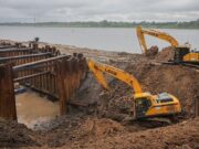 На набережной в Волжском роют 12-метровый котлован