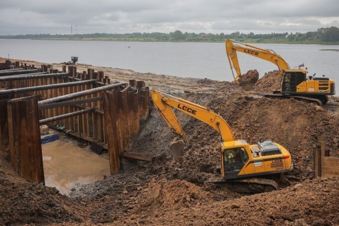 На набережной в Волжском роют 12-метровый котлован