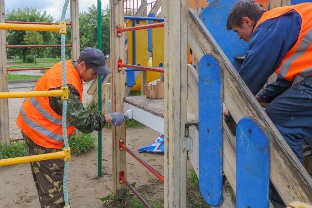 В Рыбинске создали мобильную бригаду для оперативного ремонта МАФов