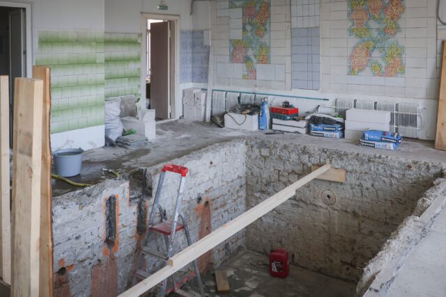 В третьей спортшколе обновляют бассейн для людей с ограниченными возможностями здоровья