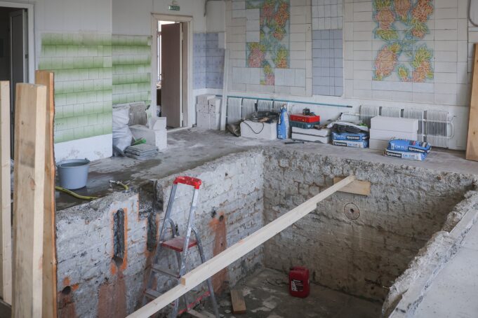 В третьей спортшколе обновляют бассейн для людей с ограниченными возможностями здоровья