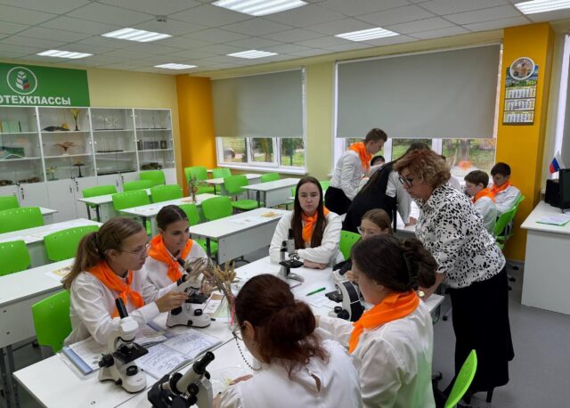 В школах Ярославской области открылись агротехнологические классы