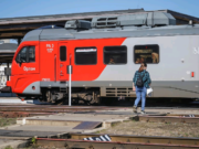 В обход: на железнодорожном вокзале в Рыбинске закроют переход через рельсы