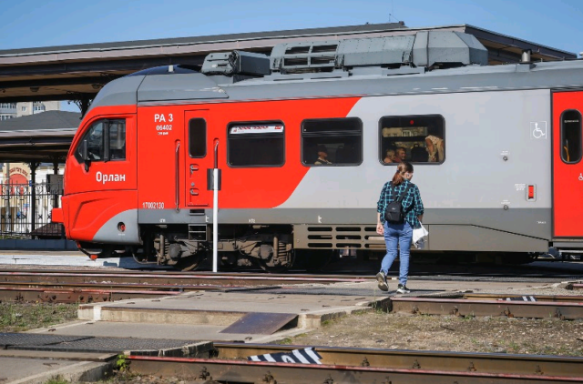 В обход: на железнодорожном вокзале в Рыбинске закроют переход через рельсы