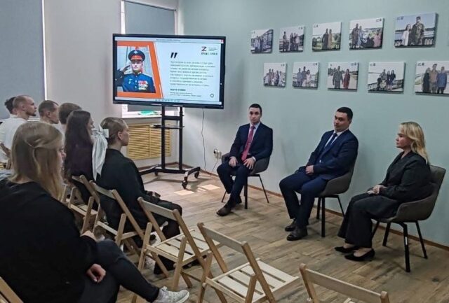 Михаил Евраев встретился с участником федеральной программы «Время героев»