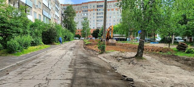 Ремонт дворов в Рыбинске продвигается с препятствиями. Рассказываем, справляются ли подрядчики