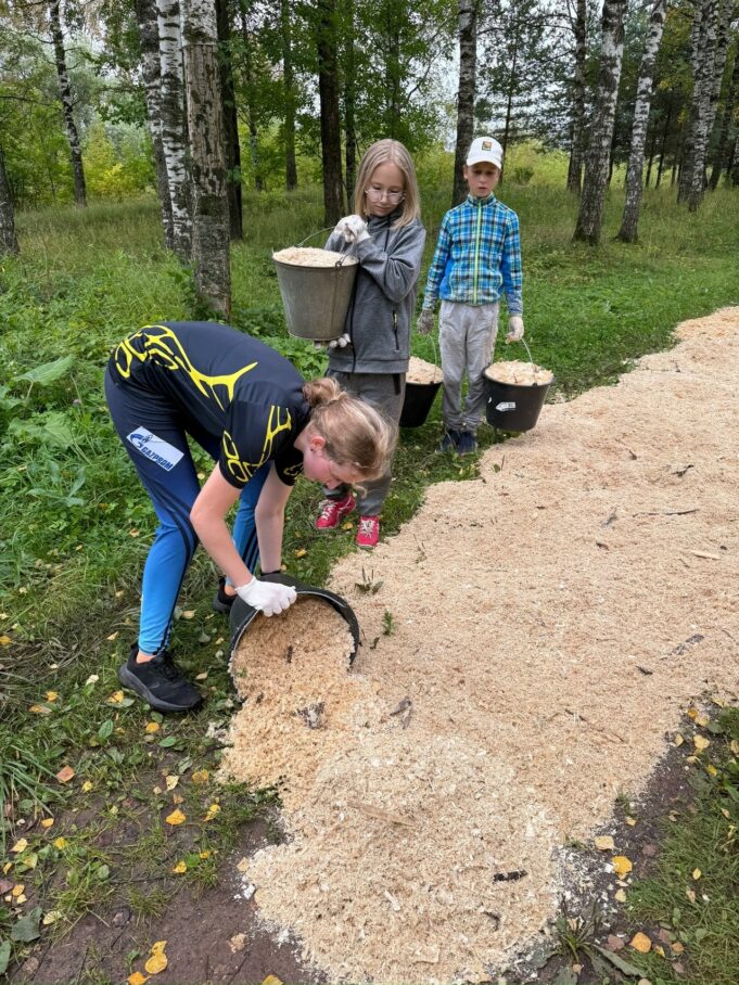 Парк на проспекте Батова стал лучше силами воспитанников СШОР №4