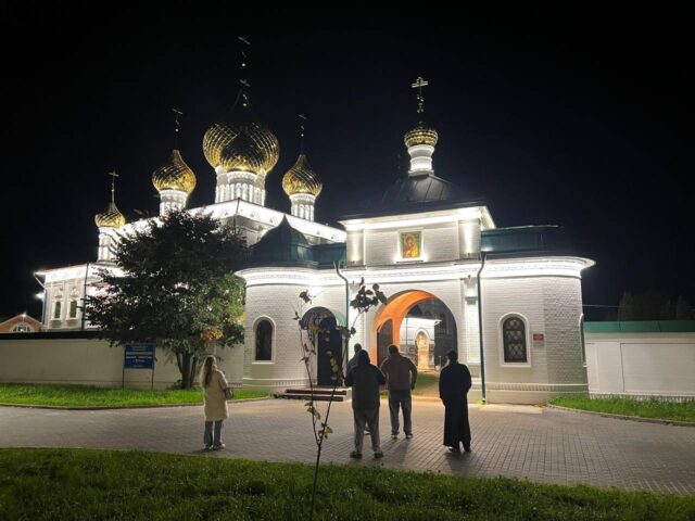 Еще пять храмов Ярославской области украсили архитектурной подсветкой