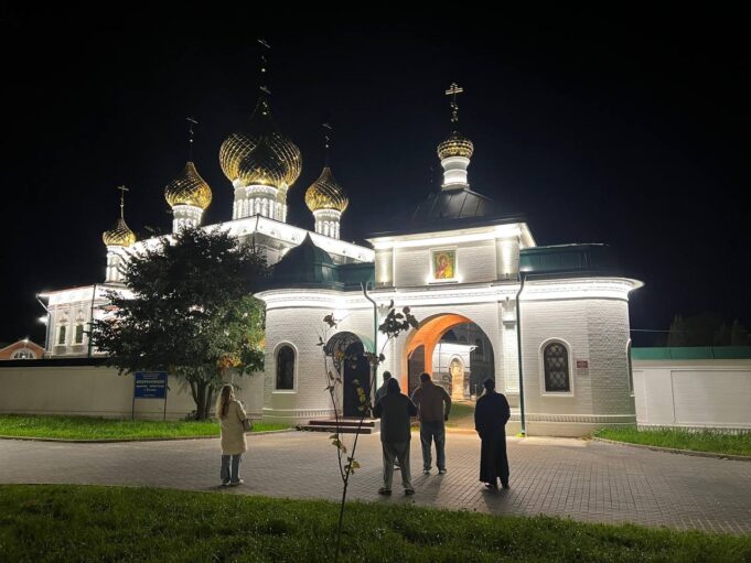 Еще пять храмов Ярославской области украсили архитектурной подсветкой