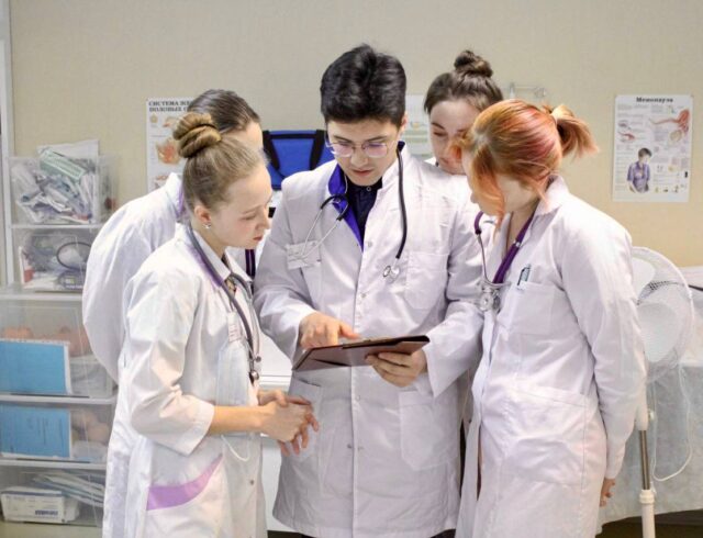 В Ярославской области стартовал новый профориентационный проект «Призвание – медицина»