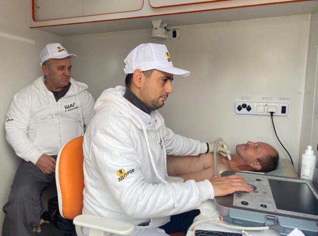 Более 13 тысяч жителей региона ежегодно пользуются помощью мобильных медицинских бригад