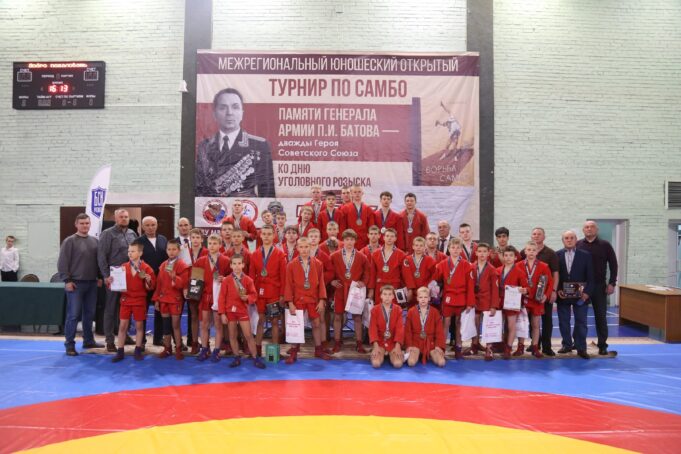 Спортсмены СШОР «Метеор» завоевали россыпь медалей на Межрегиональном турнире по самбо памяти генерала Батова